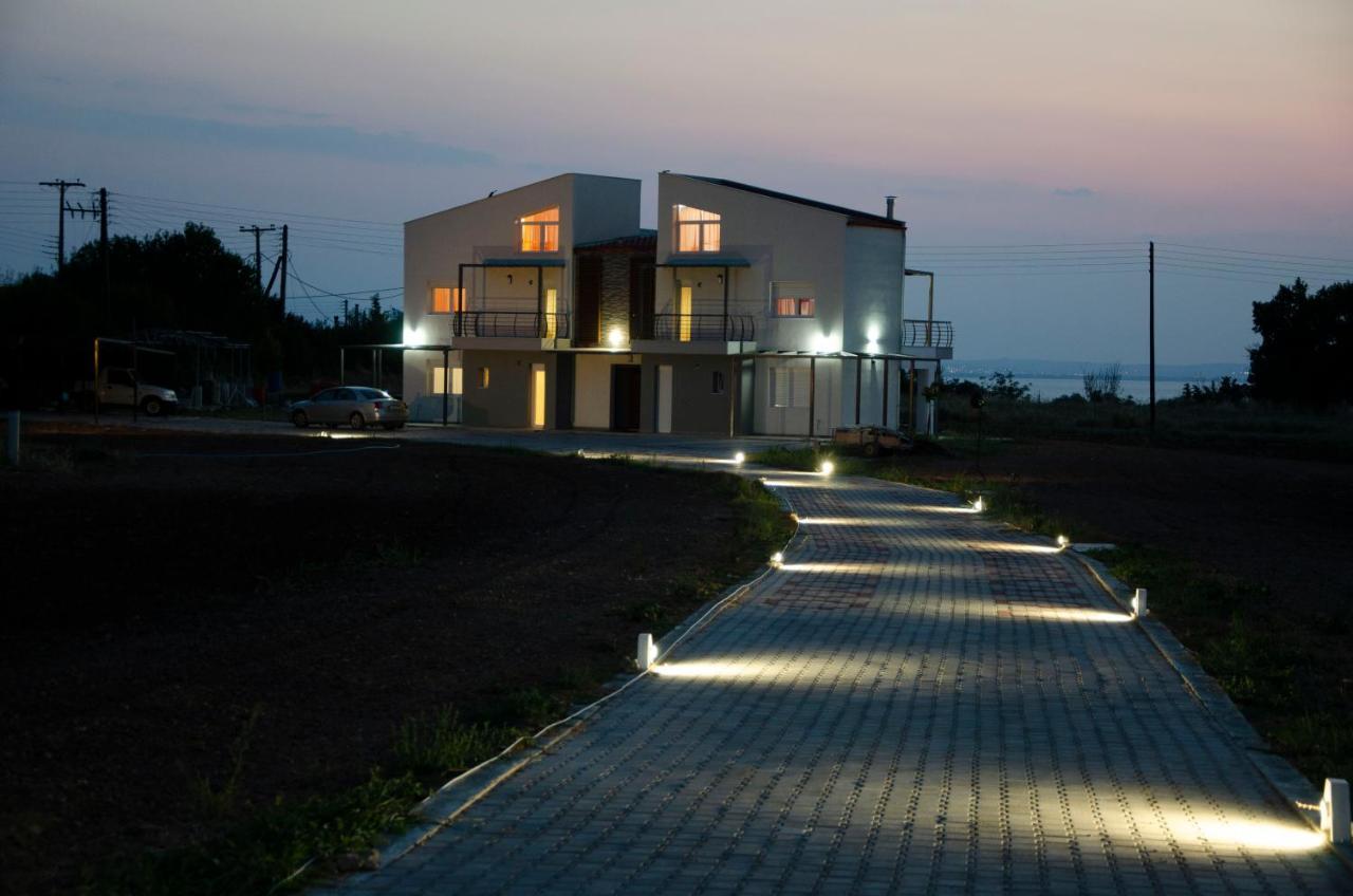 Garden'S Sunset Αvra Apartment Неа Миханиона Екстериор снимка